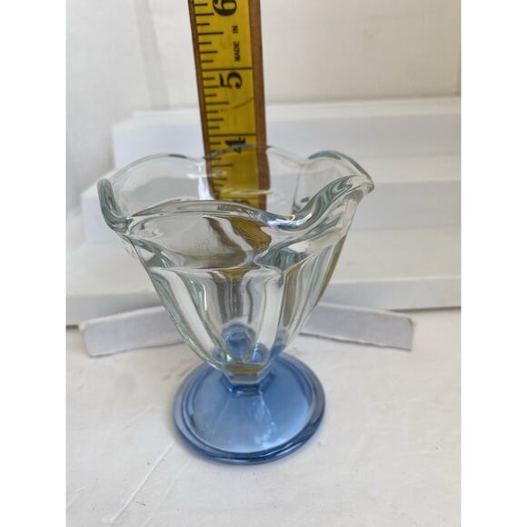 Vtg Unusual Anchor Hocking 4” Tulip Ice Cream Cups Set Of 6 Clear Cup Blue Base - Picture 6 of 13